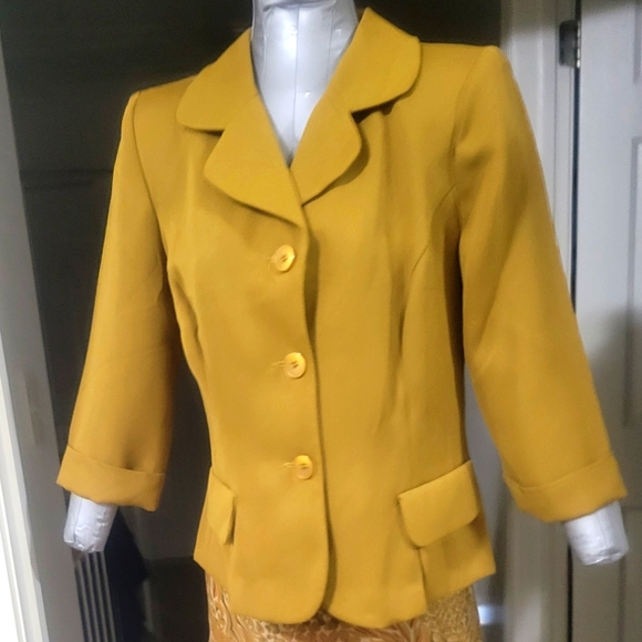 Dresses & Skirts - Casual Suit